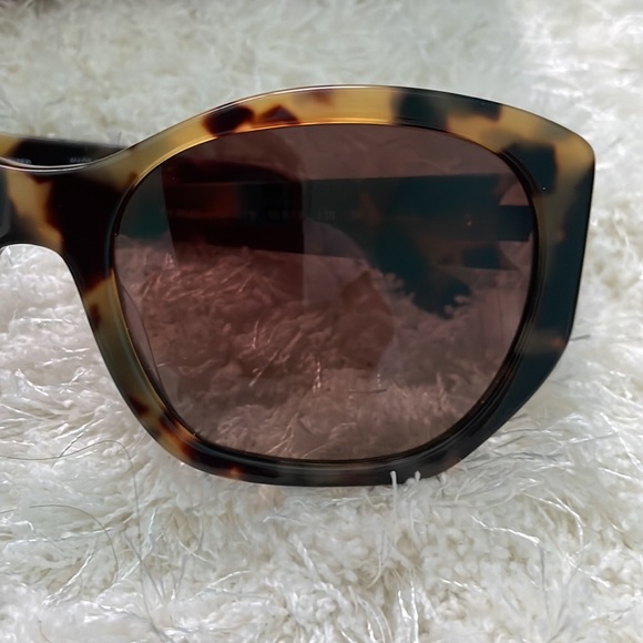 Tory Burch Sunglasses - Picture 4 of 7